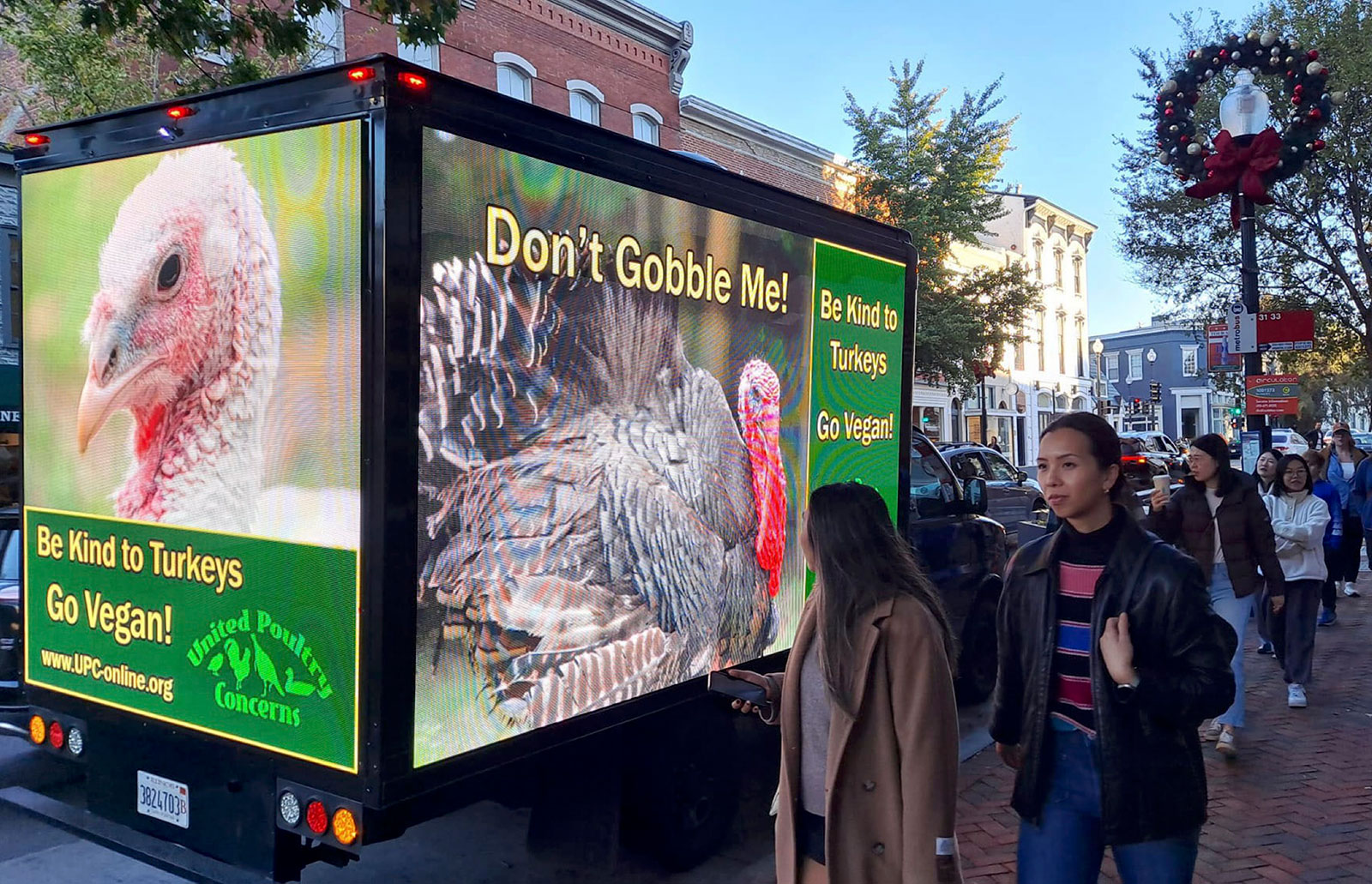 Don't Gobble Me Truck Visits DC